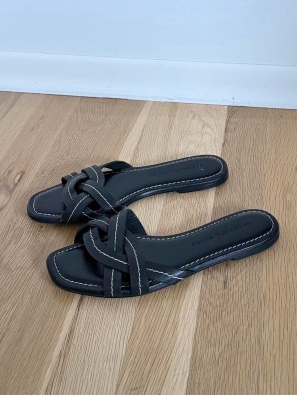 Veronica Beard Black Woven Slide Sandals size 37 flat